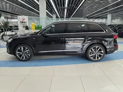 2022 Audi Q7 55 TFSI quattro S line, чёрный — фото 15