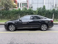 2023 Volkswagen Passat 430PHEV Hybrid Luxury, чёрный — фото 4