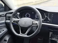 2023 Volkswagen Passat 430PHEV Hybrid Luxury, чёрный — фото 15