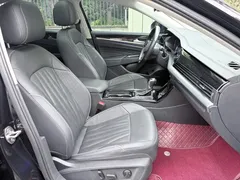 2023 Volkswagen Passat 430PHEV Hybrid Luxury, чёрный — фото 18