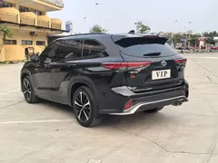 2021 Toyota Crown Kluger 2.5L HEV 4WD Luxury, чёрный — фото 4