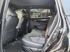 2021 Toyota Crown Kluger 2.5L HEV 4WD Luxury, чёрный — фото 8