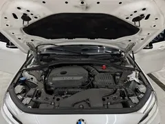 2022 BMW 1 Series 1 120i M, белый — фото 20