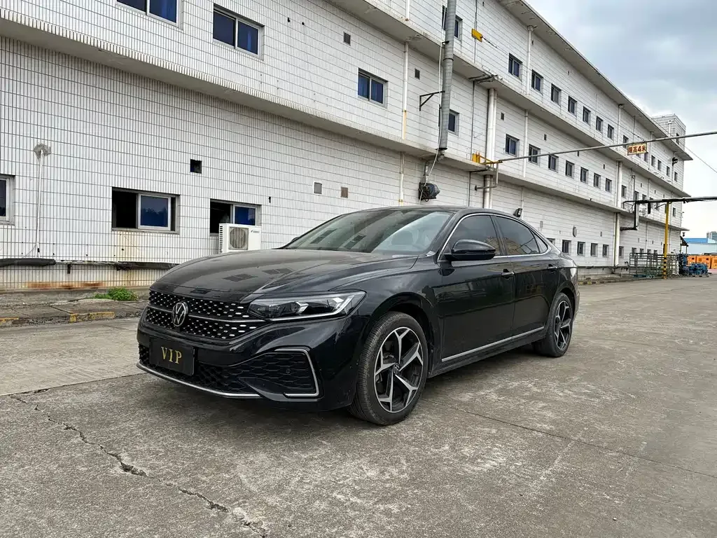 2023 Volkswagen Passat 330TSI Elite