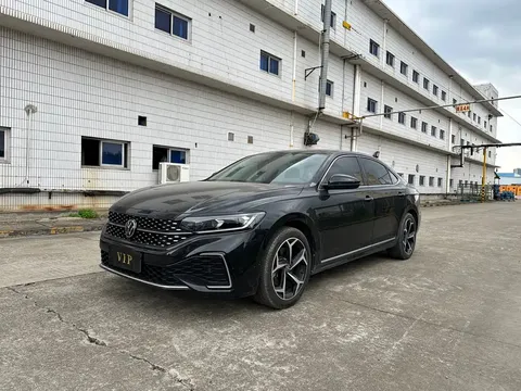 2023 Volkswagen Passat 330TSI Elite