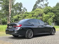 2021 BMW 3 Series 325Li M Sport Night Package, чёрный — фото 5