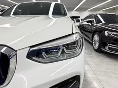 2021 BMW X4 xDrive 25i M, белый — фото 25