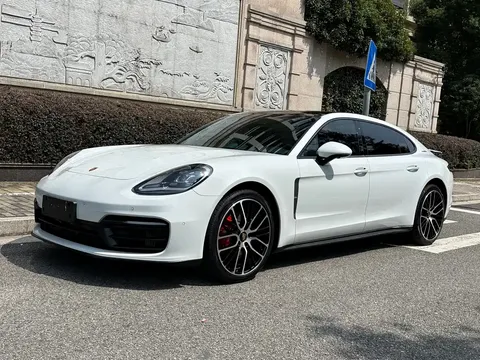 2023 Porsche Panamera Platinum 2.9T