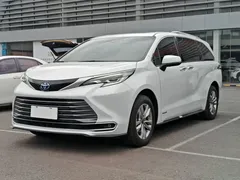 2021 Toyota Sienna 2.5L Hybrid Supreme, белый — фото 1