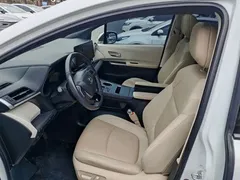 2021 Toyota Sienna 2.5L Hybrid Supreme, белый — фото 5