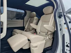 2021 Toyota Sienna 2.5L Hybrid Supreme, белый — фото 10