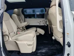 2021 Toyota Sienna 2.5L Hybrid Supreme, белый — фото 12