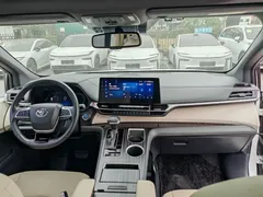 2021 Toyota Sienna 2.5L Hybrid Supreme, белый — фото 15