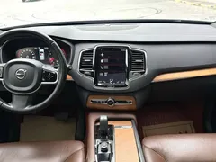 2022 Volvo XC90 B6 Luxury 7, чёрный — фото 5