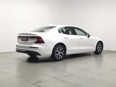 2023 Volvo S60 B4 Luxury, белый — фото 2