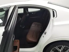 2023 Volvo S60 B4 Luxury, белый — фото 15