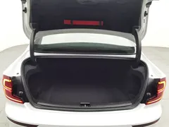 2023 Volvo S60 B4 Luxury, белый — фото 16
