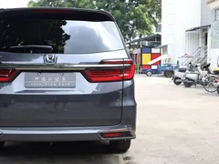 2022 Honda Odyssey 2.0L e:HEV Supreme — фото 21