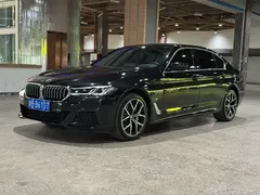 2021 BMW 5 Series 5 530Li M, чёрный — фото 2