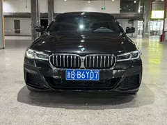 2021 BMW 5 Series 5 530Li M, чёрный — фото 3