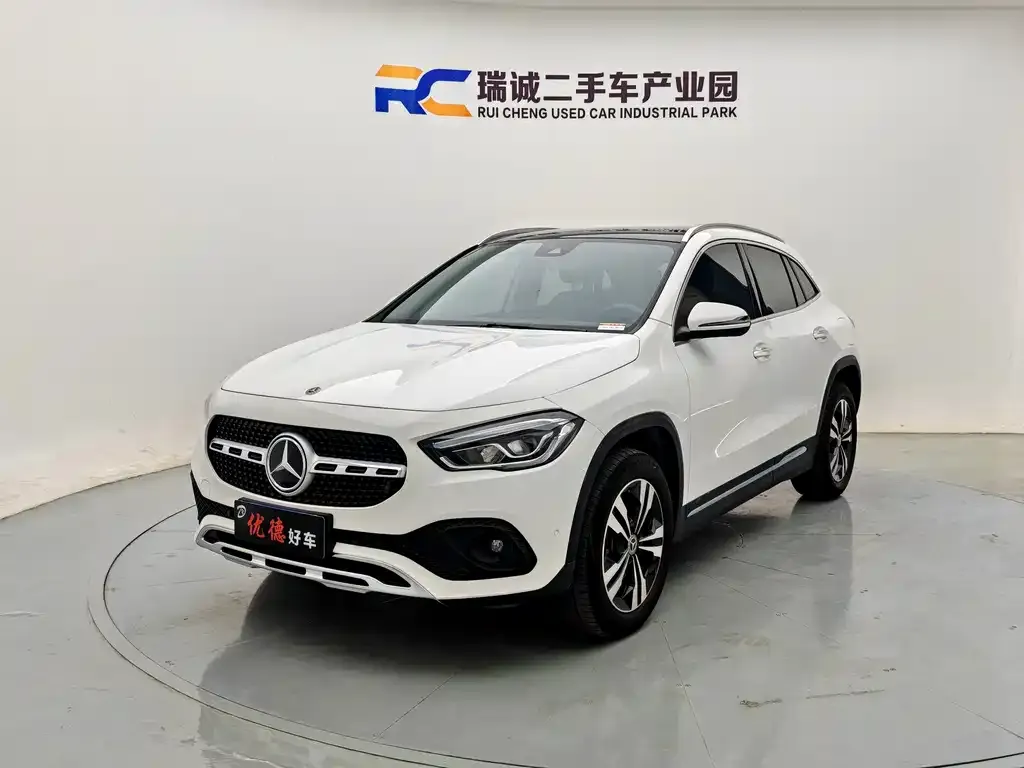 2023 Mercedes-Benz GLA 220