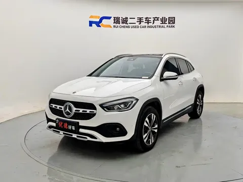 2023 Mercedes-Benz GLA 220