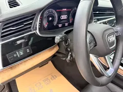 2023 Audi Q7 55 TFSI quattro S, чёрный — фото 12