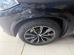 2022 BMW X5 30Li M, чёрный — фото 2
