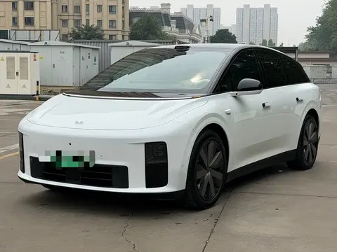 2025 Li Auto i6 4WD