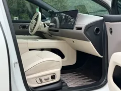 2025 Li Auto i6 4WD, белый — фото 6