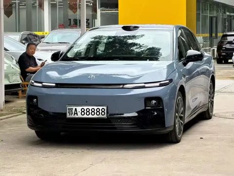 2025 Leapmotor B01 550