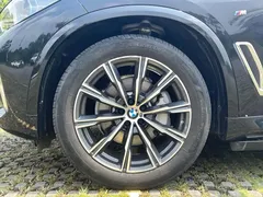 2022 BMW X5 30Li Premium M Sport Package, чёрный — фото 18