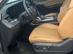 2023 Hongqi HS5 2.0T 4WD Pro — фото 10