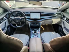 2024 BYD Qin PLUS Honor DM-i PHEV 55km Leading, белый — фото 9