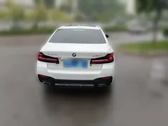 2023 BMW 5 Series 5 530Li M, белый — фото 3