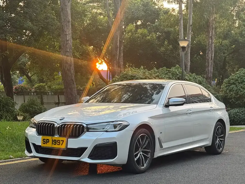2021 BMW 5 Series 5 525Li M