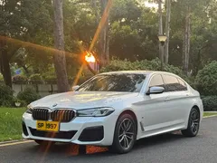 2021 BMW 5 Series 5 525Li M, белый — фото 1