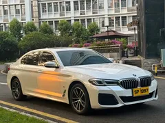 2021 BMW 5 Series 5 525Li M, белый — фото 3