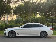2021 BMW 5 Series 5 525Li M, белый — фото 4