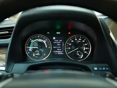 2021 Toyota Alphard Hybrid 2.5L Premium, белый — фото 11