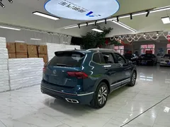 2022 Volkswagen Tiguan L 430PHEV PHEV Flagship, синий — фото 4