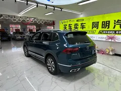 2022 Volkswagen Tiguan L 430PHEV PHEV Flagship, синий — фото 6