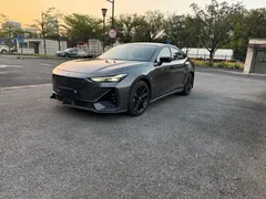 2022 Changan UNI-V 1.5T Premium — фото 1