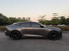 2022 Changan UNI-V 1.5T Premium — фото 14