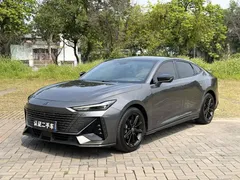 2023 Changan UNI-V 1.5T — фото 1