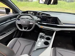 2023 Changan UNI-V 1.5T — фото 7