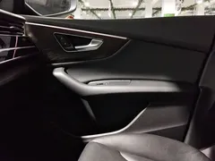 2021 Audi Q8 45 TFSI, чёрный — фото 14