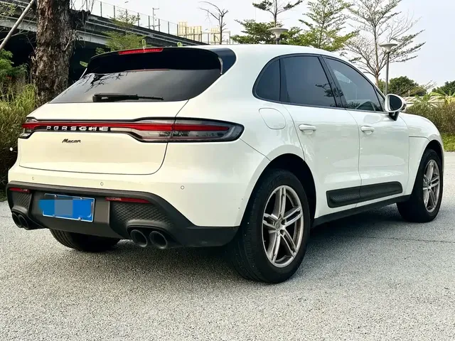 2023 Porsche Macan 2.0T