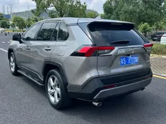 2020 Toyota RAV4 2.0L CVT 2WD Fashion — фото 3