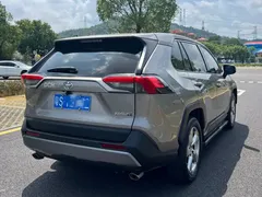 2020 Toyota RAV4 2.0L CVT 2WD Fashion — фото 4